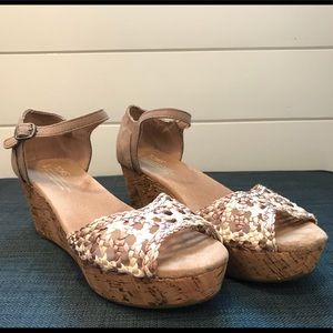Toms platform wedge